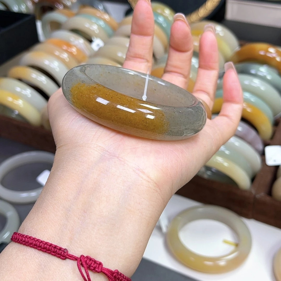 【闪购商品】石英质玉手镯未镶嵌伤****(