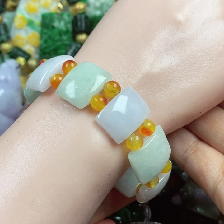 吊坠(赠链)未镶嵌翡翠