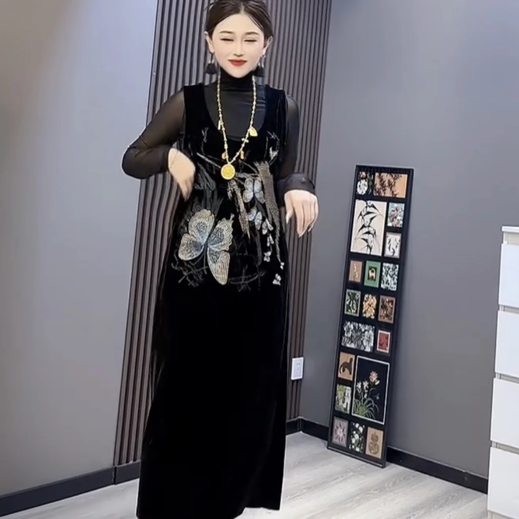 长款连衣裙宽松型民族风工字型刺绣显瘦气质网红洋气时尚秋冬黑色