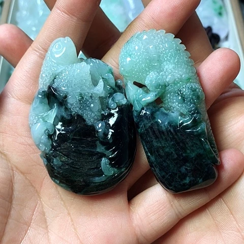 示***羊翡翠未镶嵌颈饰天然缅甸翡翠a货