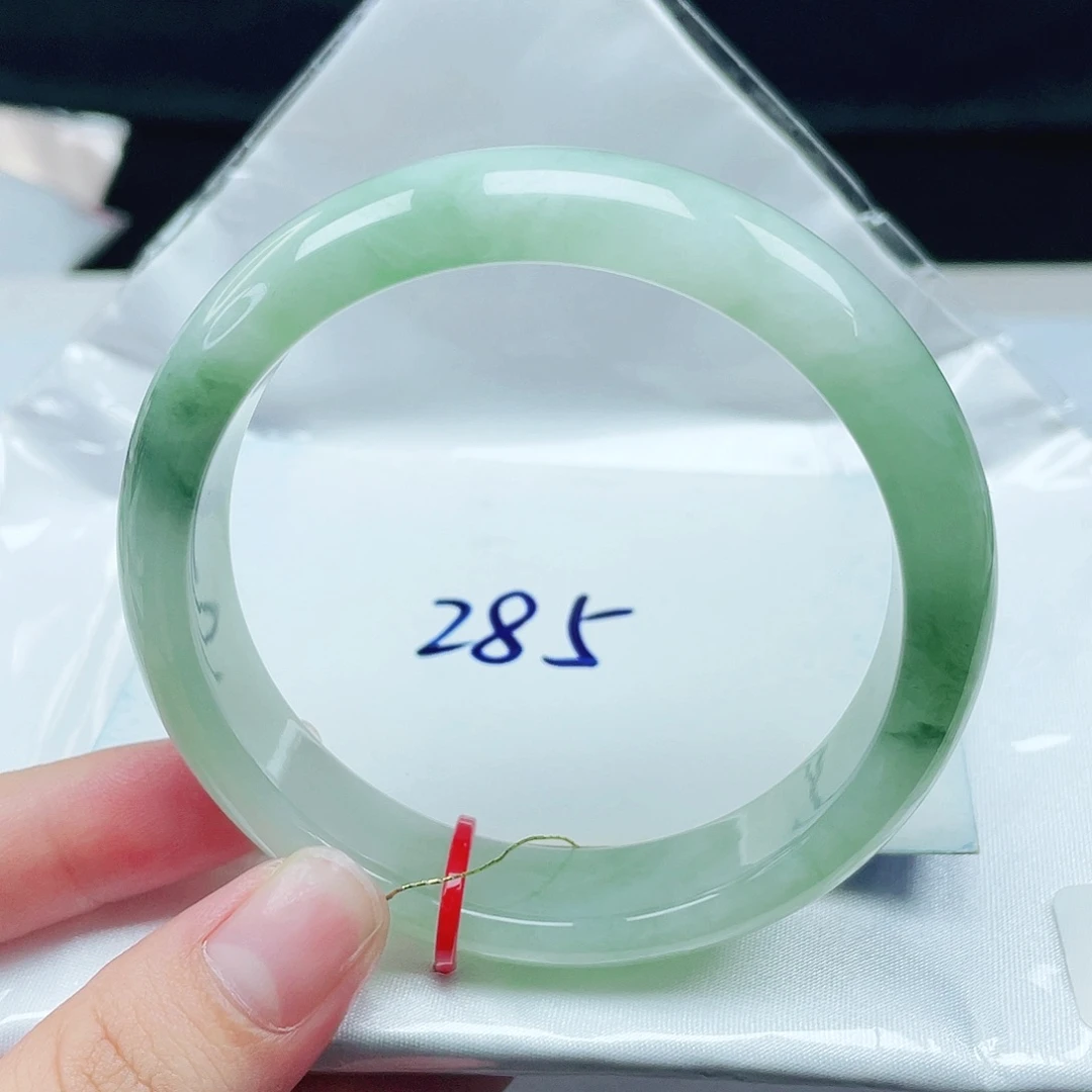 翡翠未镶嵌手镯正圈58