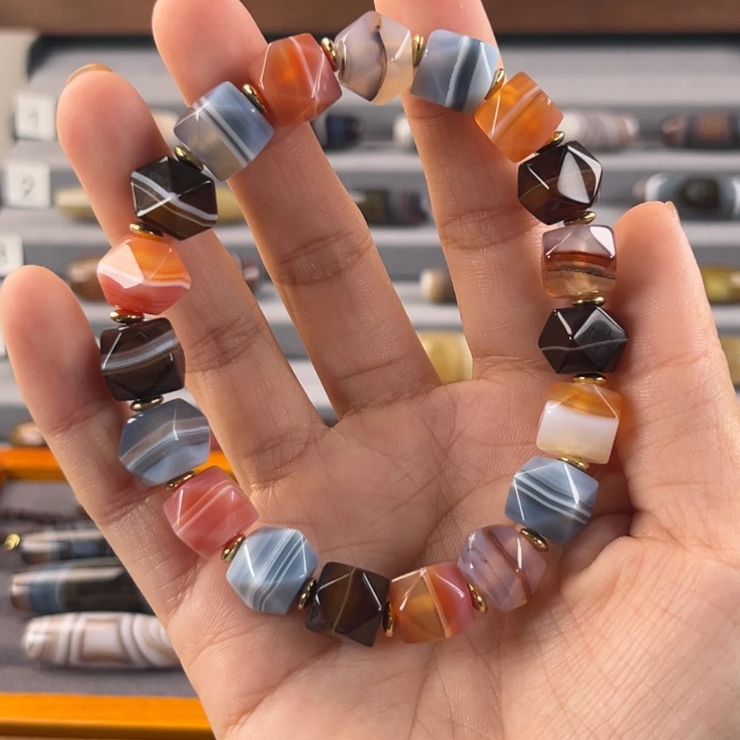 赵***r合金颈饰玛瑙/玉髓