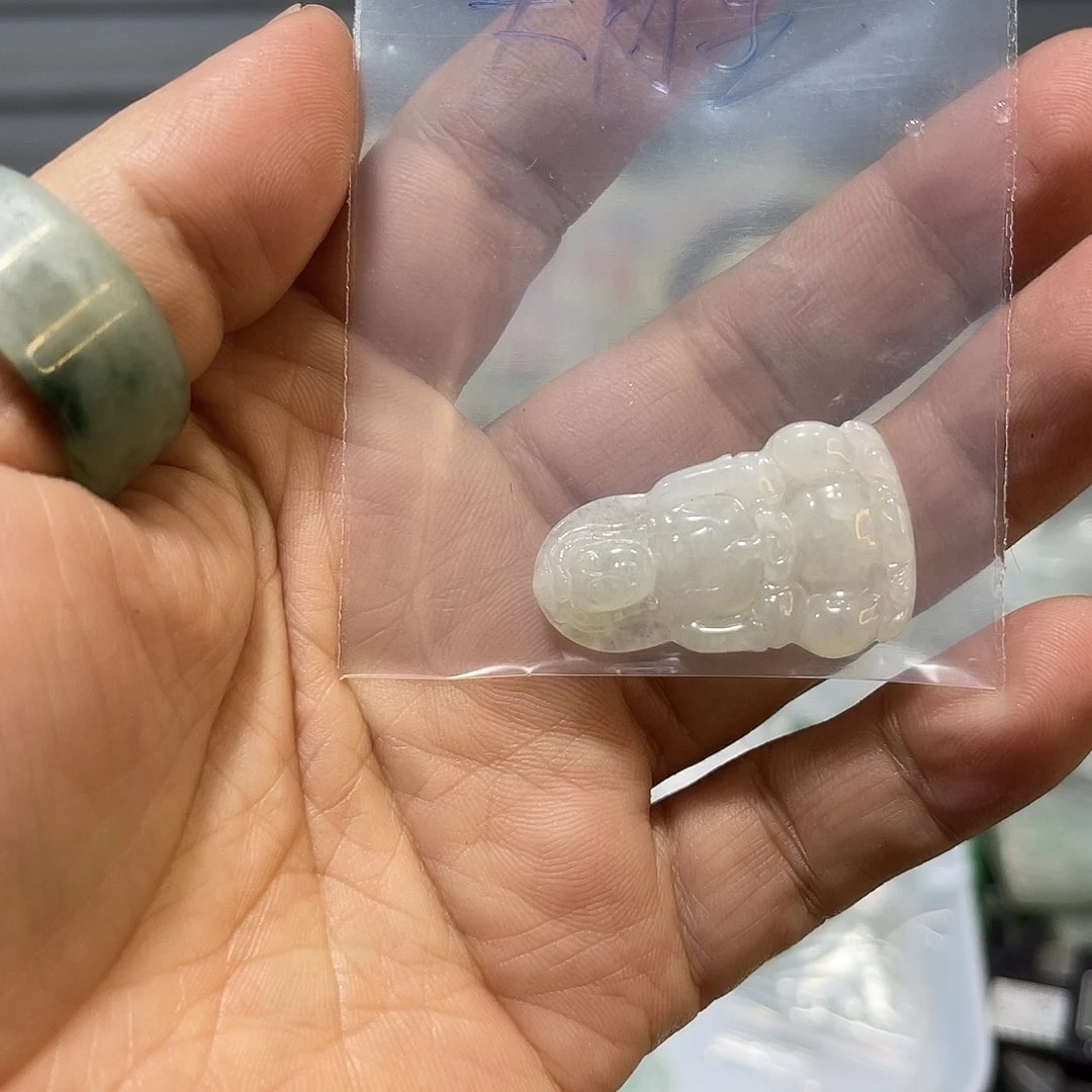 未镶嵌挂件翡翠大***馆观音