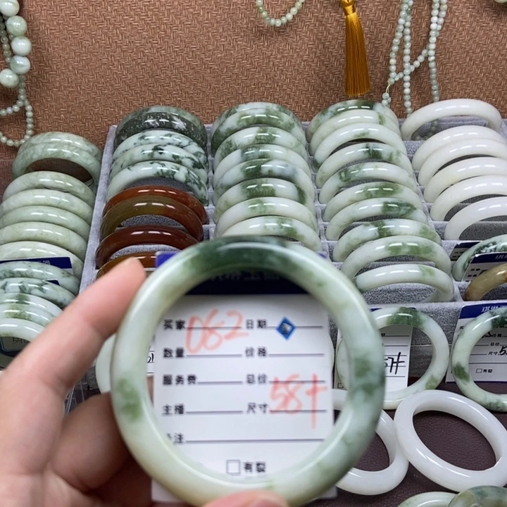 蛇纹石玉未镶嵌手链