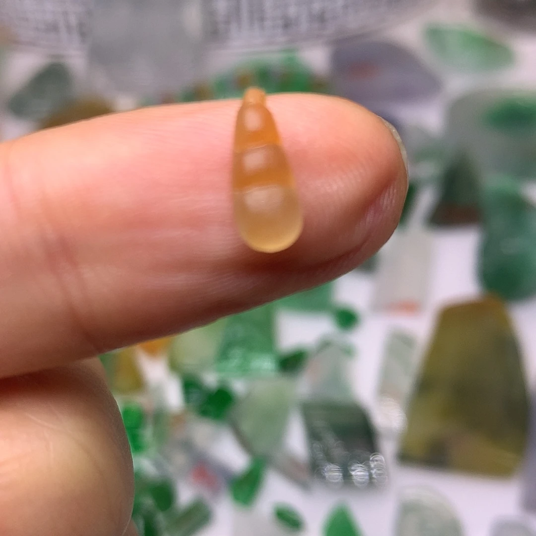 定制翡翠未镶嵌天然翡翠吊坠