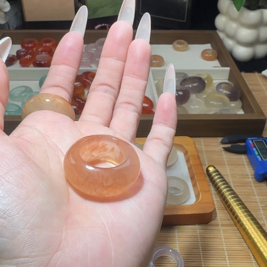 玛瑙/玉髓未镶嵌戒圈龙纹 港20