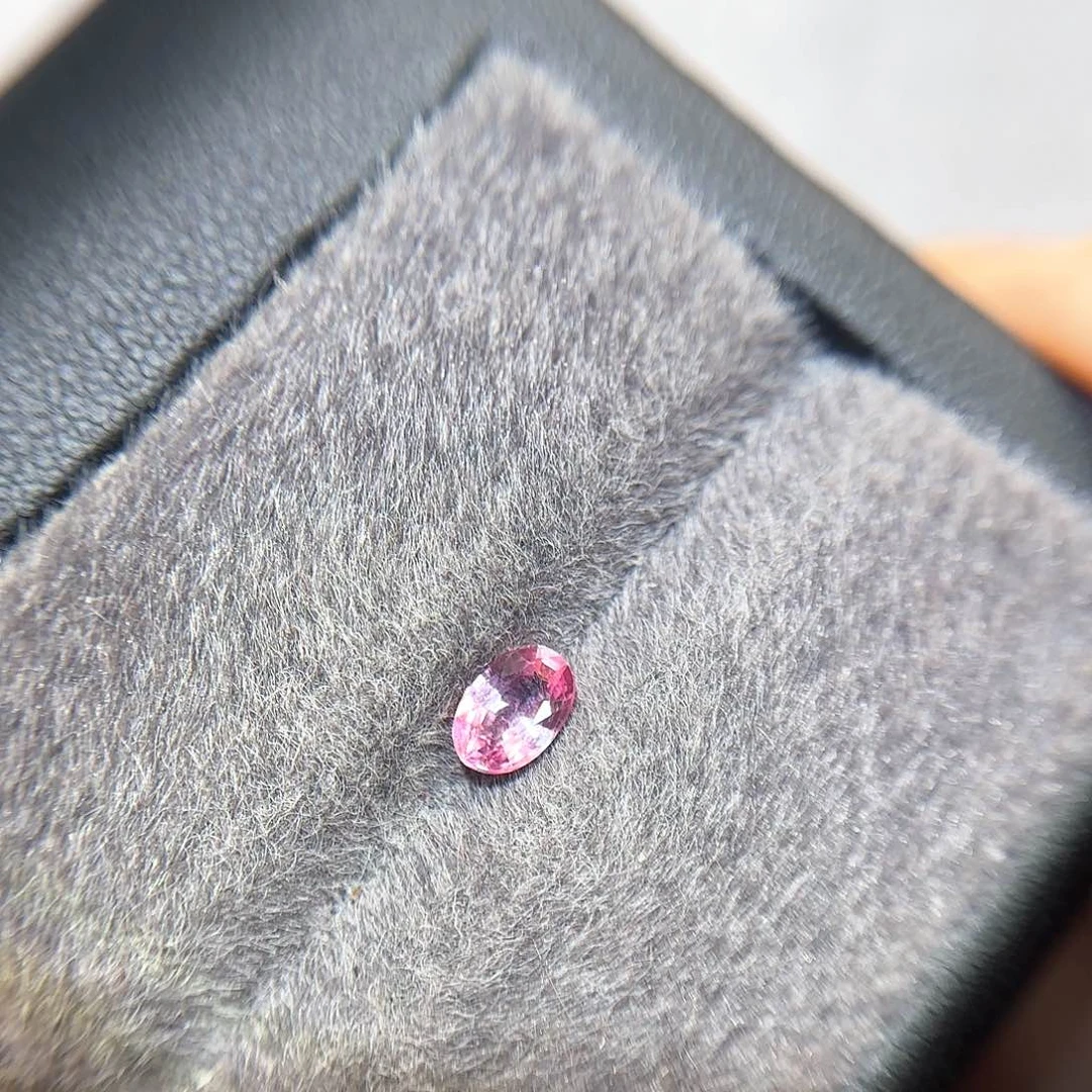 蓝宝石裸石未镶嵌4*6mm