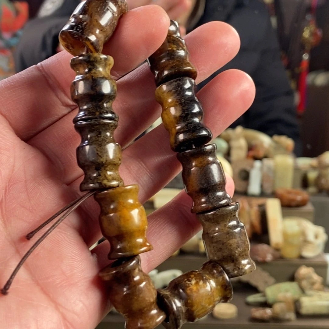 和田玉挂件未镶嵌开***人