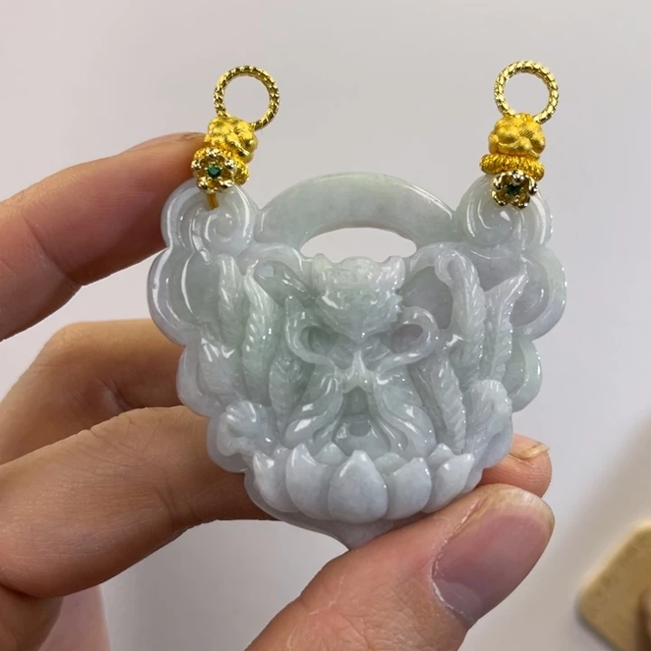 翡翠吊坠(赠链)未镶嵌代编织