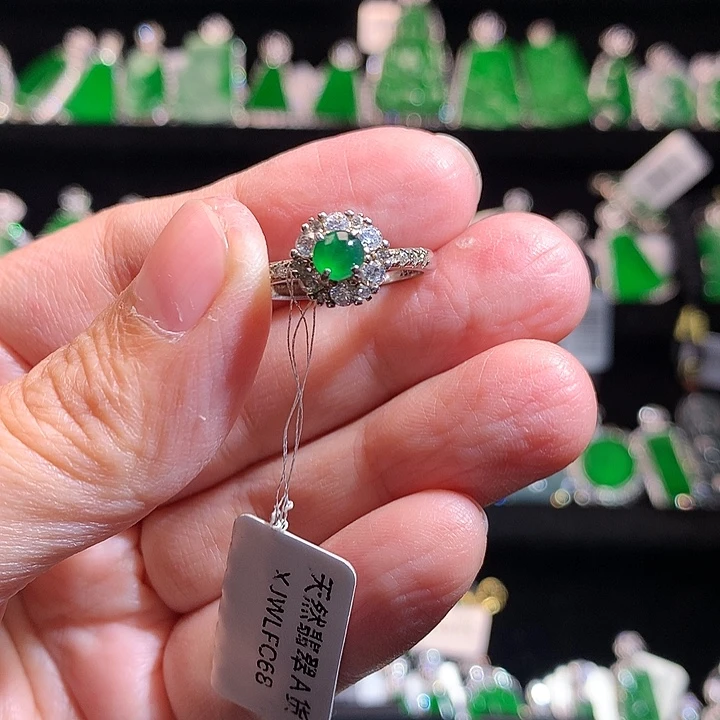 【闪购商品】颈饰银S925镶嵌翡翠