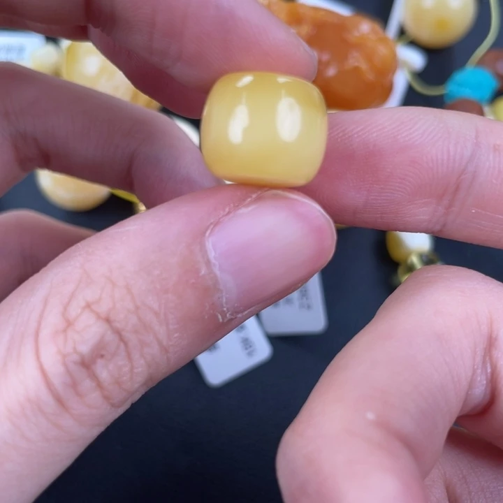 琥珀裸石未镶嵌天然87