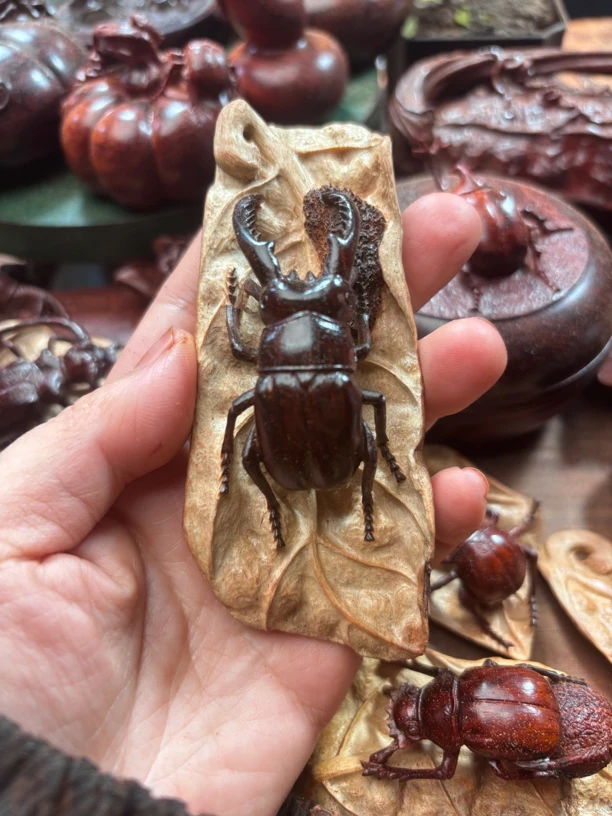 纯手工，，印度小叶紫檀锹甲手把件
