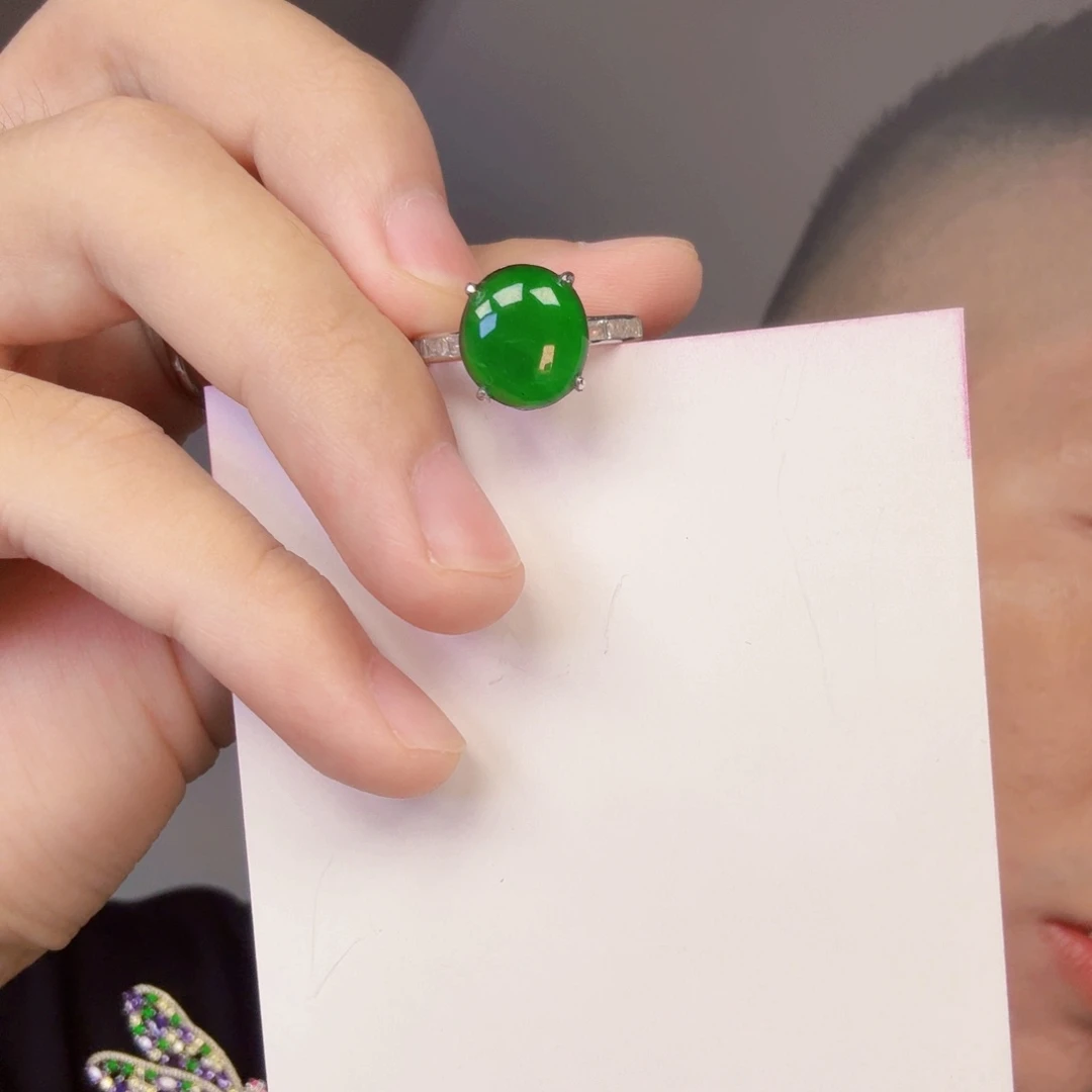 翡翠挂件未镶嵌一件