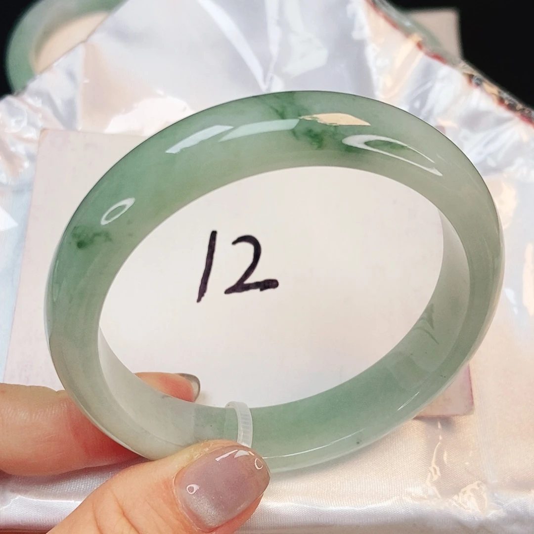 翡翠手镯未镶嵌59➕胶底飘蓝花正圈