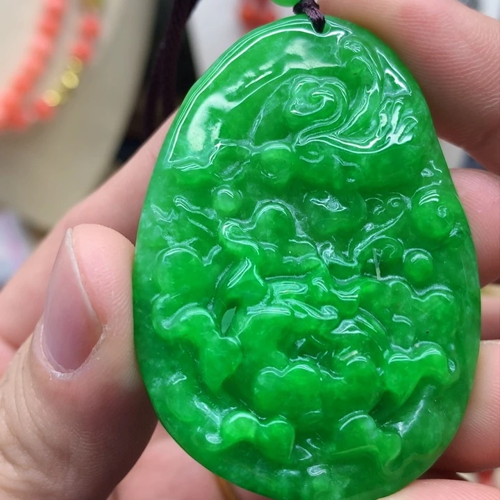 翡翠颈饰未镶嵌吊坠规格