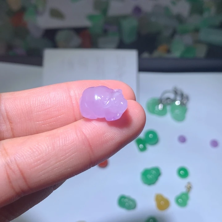 翡翠未镶嵌颈饰挂件