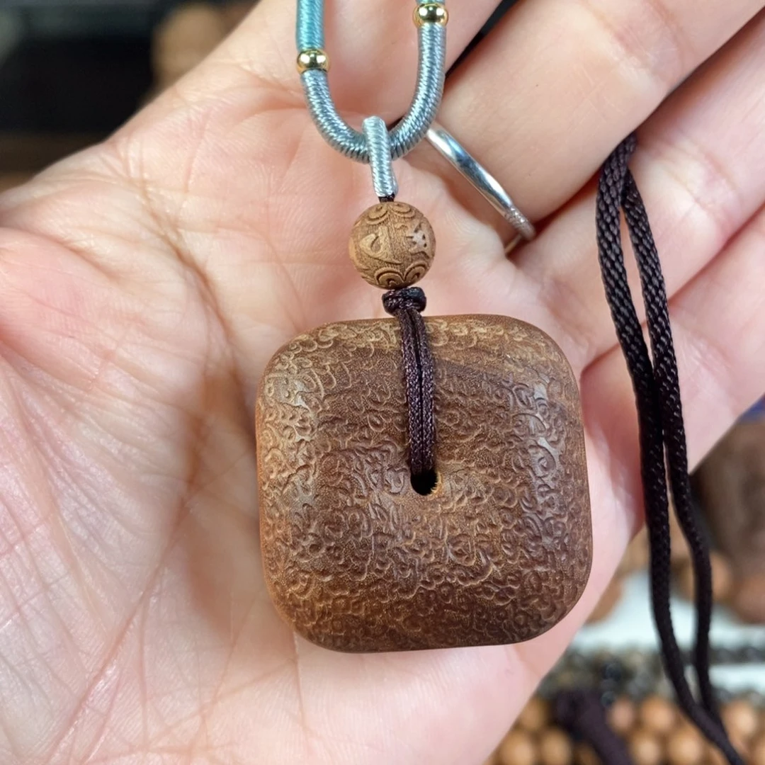 檀香木把件老山檀香横纹黑肉藏扣