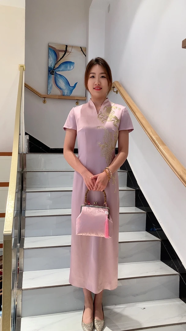 朱紫褕17797衣长122修身显瘦V领高端大气盘金绣高级醋酸旗袍