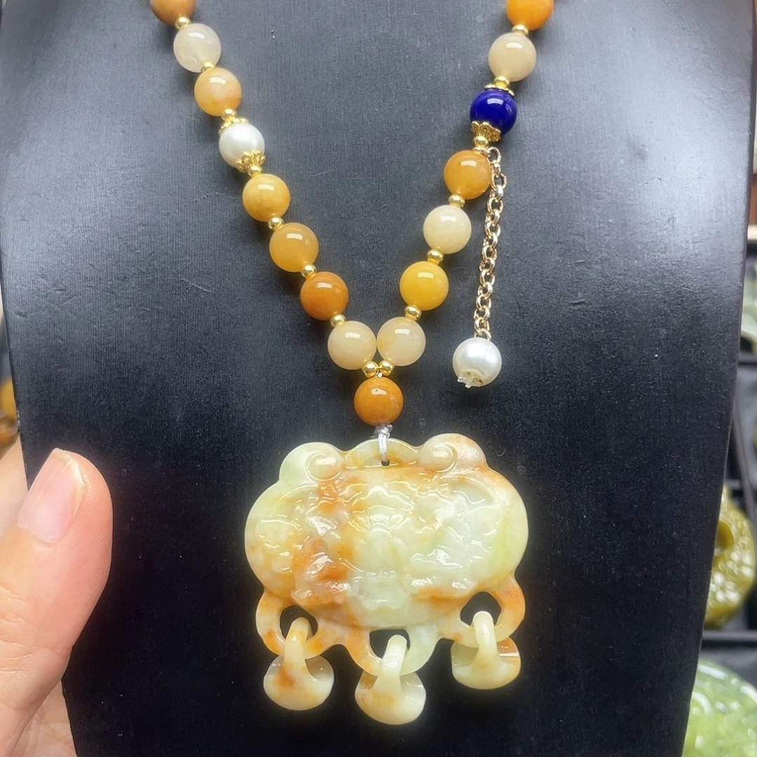 蛇纹石玉未镶嵌颈饰