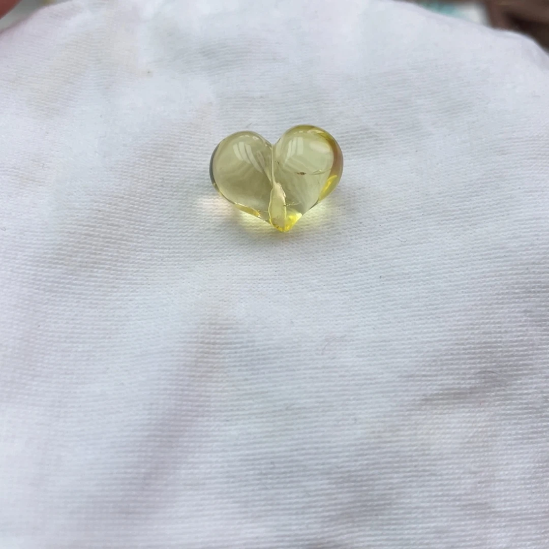 未镶嵌蜜蜡珠宝奇石