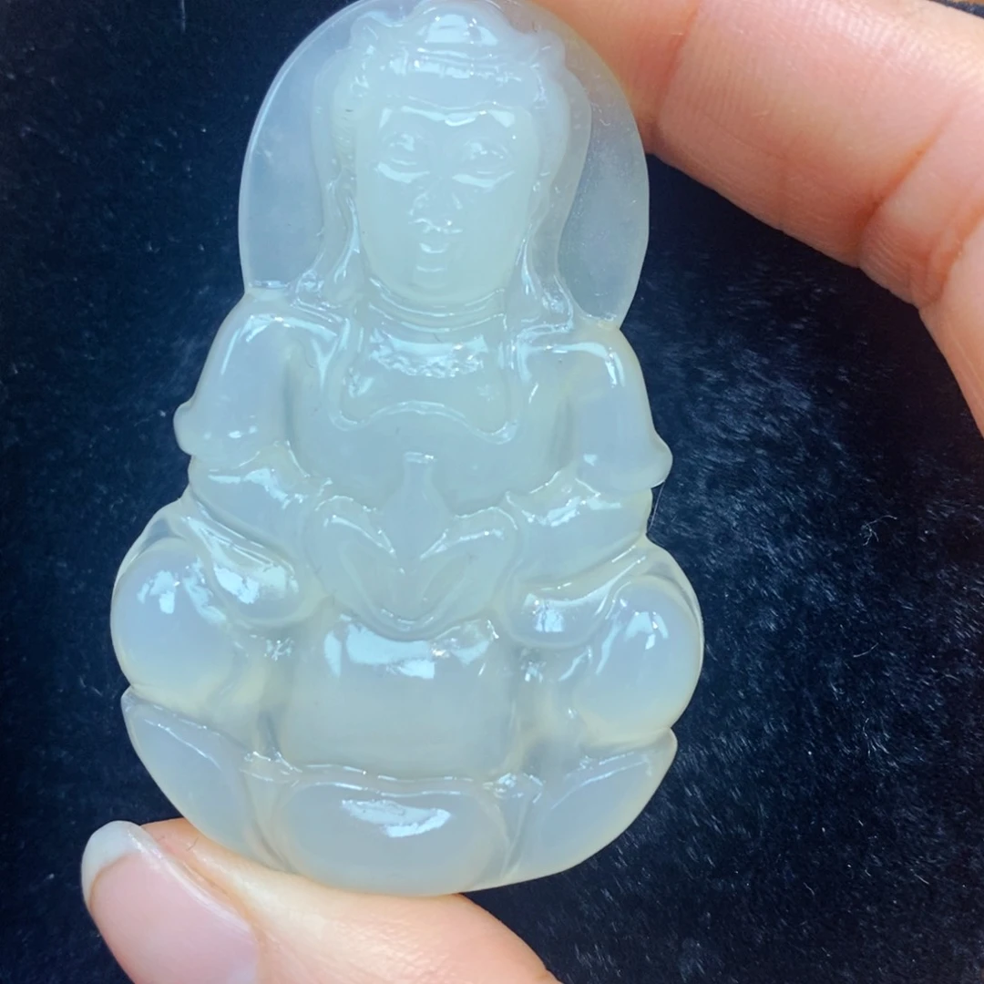 未镶嵌石英质玉（黄龙玉）颈饰