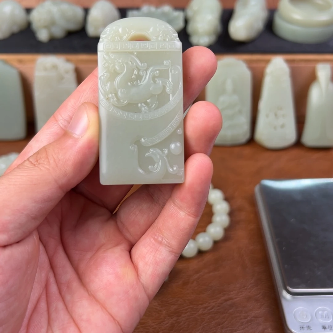 和田玉（青白玉）未镶嵌颈饰