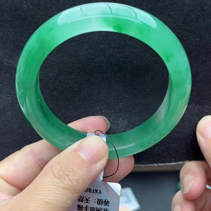 石英质玉未镶嵌手镯59.4