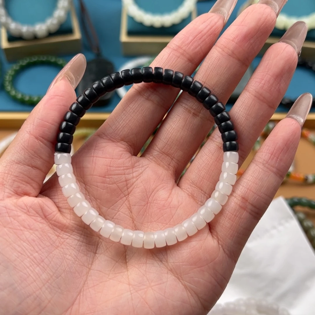 手链未镶嵌和田玉（糖玉）杨**风