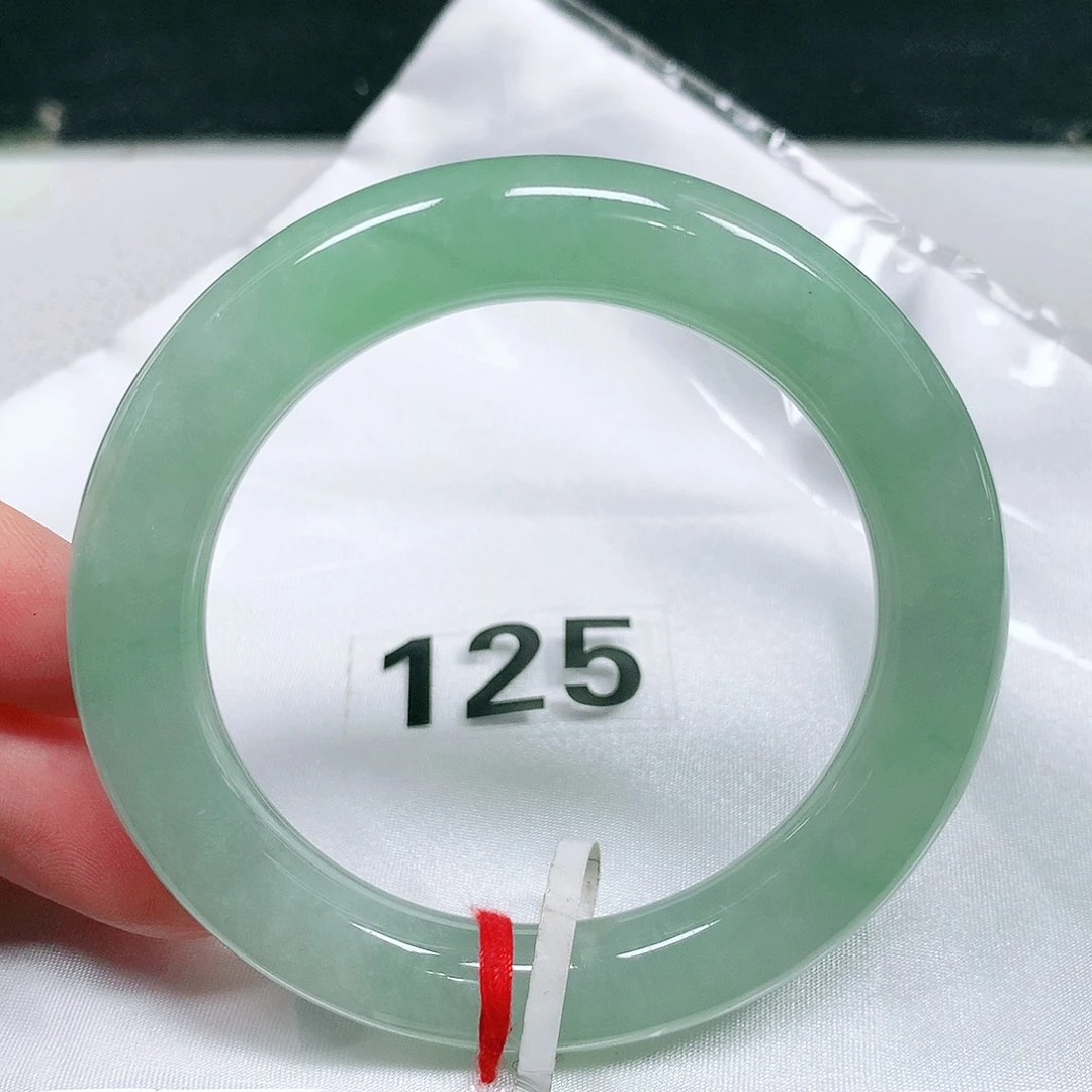 翡翠未镶嵌手镯（圆镯）53 号翡翠手镯