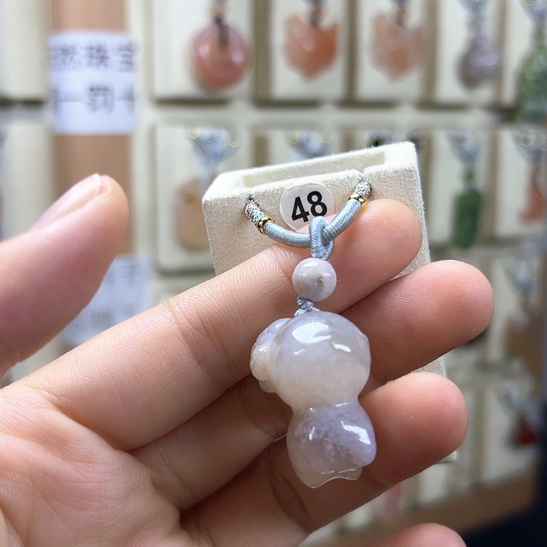 石英质玉未镶嵌吊坠(赠链)大**姐
