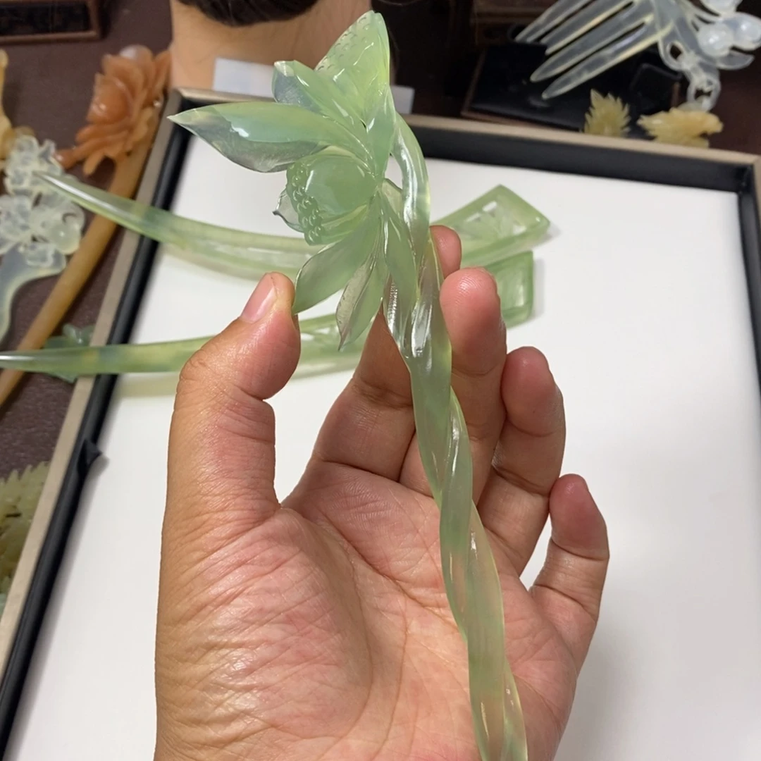 蛋***酥未镶嵌蛇纹石玉发饰