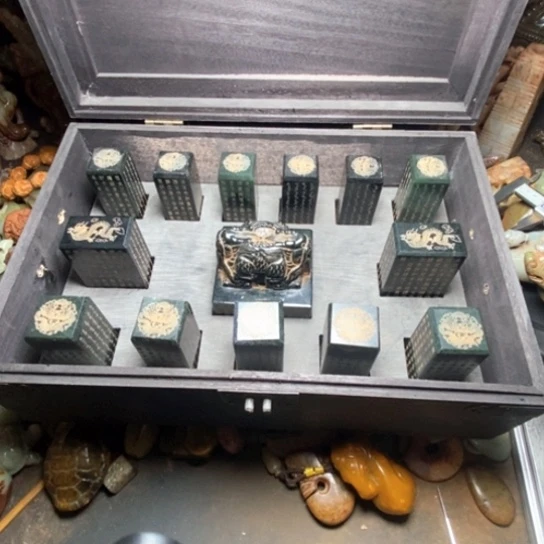 未镶嵌和田玉摆件