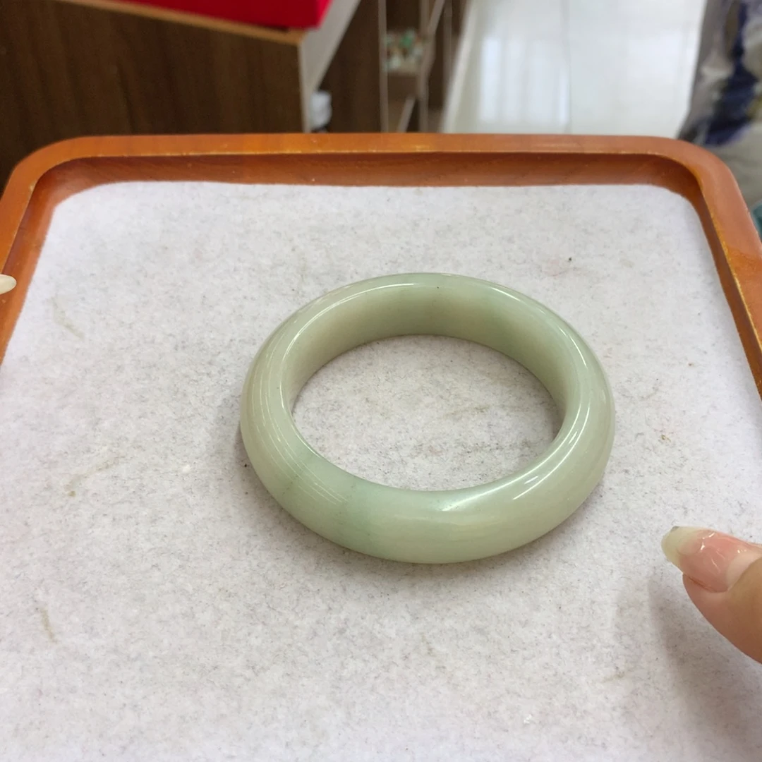 石英质玉未镶嵌手镯