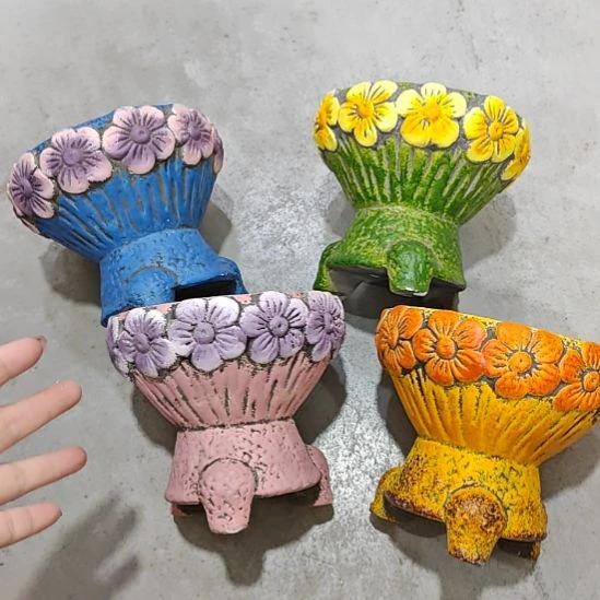 当场拍满15元发货不凑不发，花盆盆口不方不圆有针孔黑点是正常的，