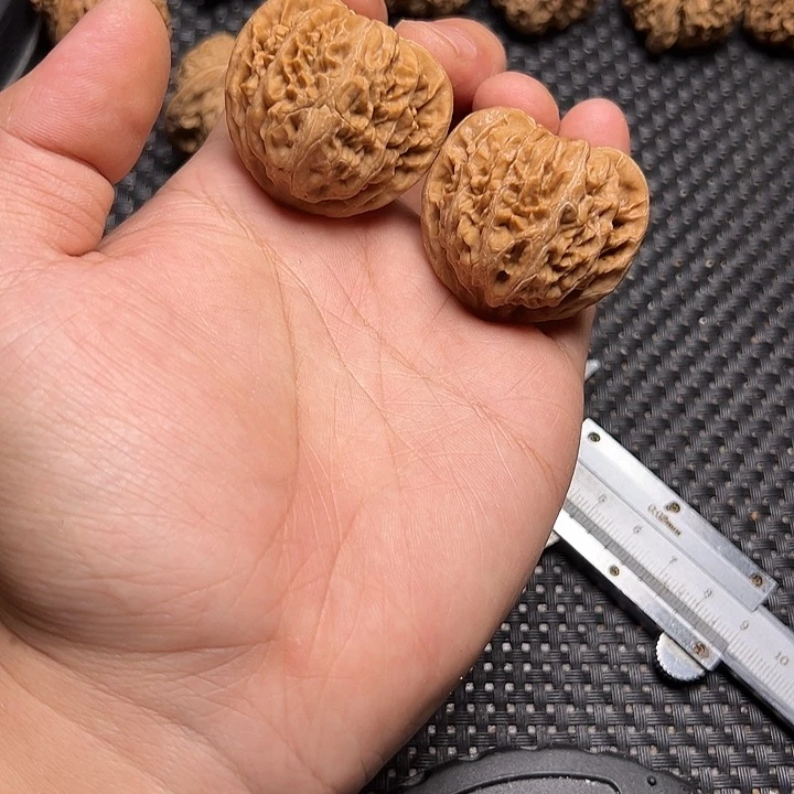 文玩核桃吊坠宫灯