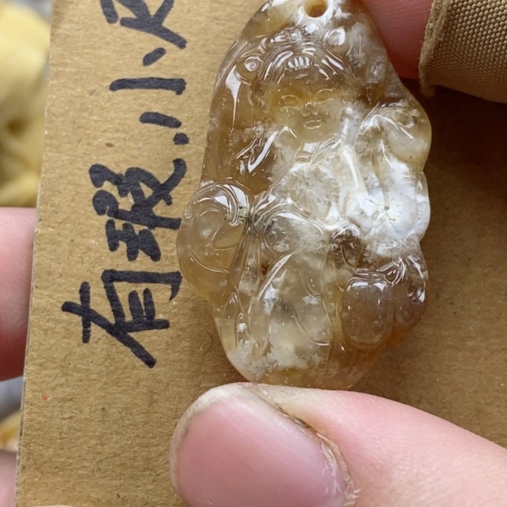 颈饰未镶嵌硅化珊瑚（珊瑚玉）