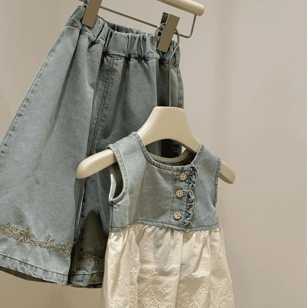 韩系女童夏装2025新款无袖透气蕾丝短款背心刺绣牛仔阔腿裤套装