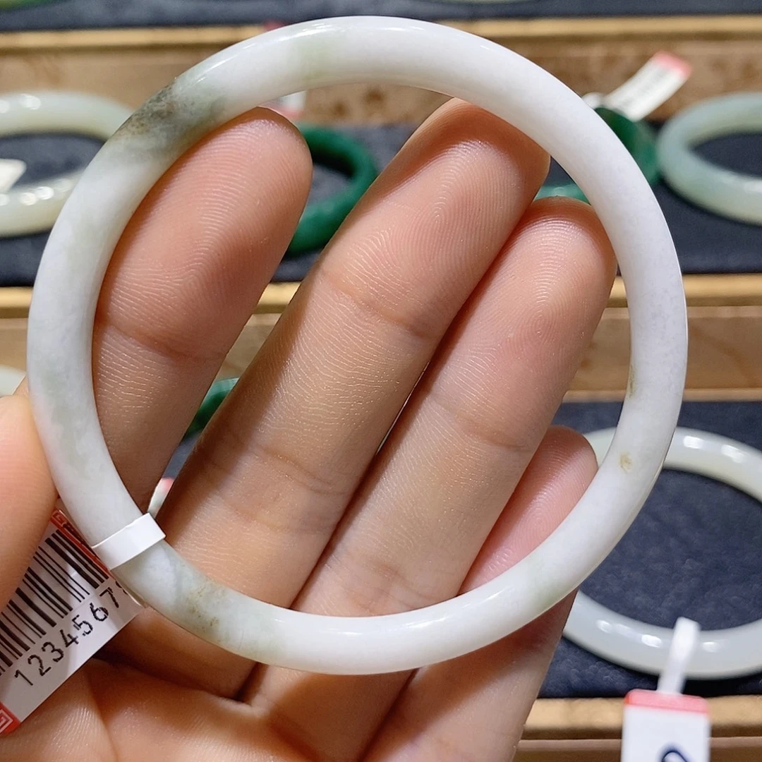 独山玉未镶嵌手镯