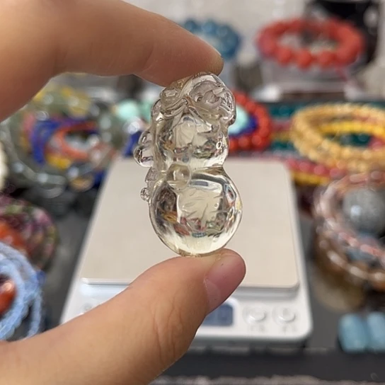 水晶颈饰未镶嵌矿坑