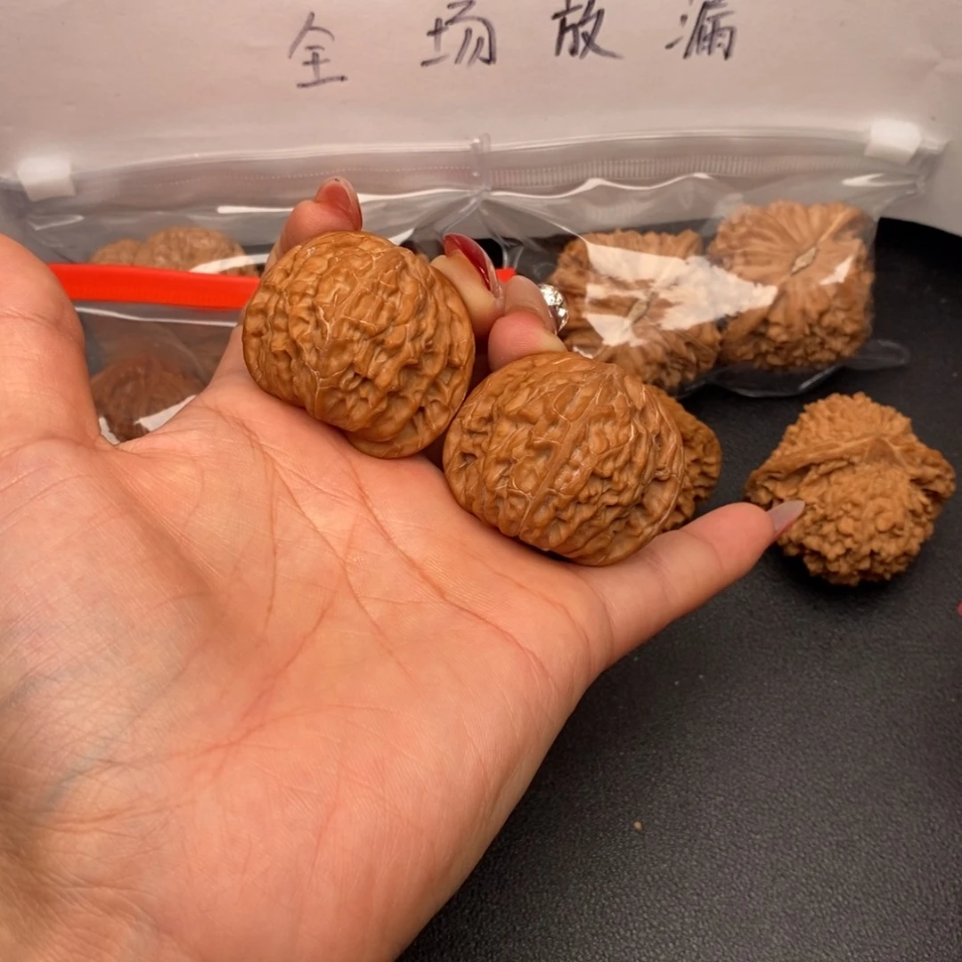 M***T文玩核桃把件磨盘全