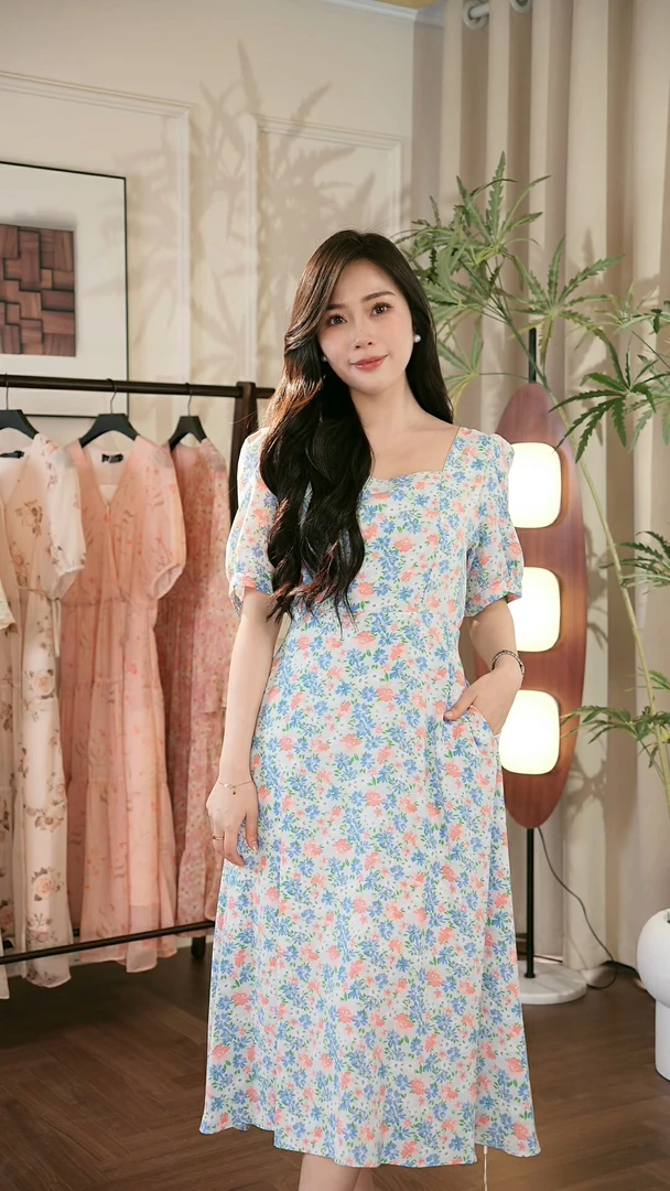 碎花连衣裙女夏2025新款收腰显瘦气质雪纺方领小清新仙女a字裙子