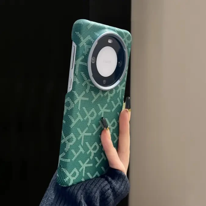 潮牌字母凯夫拉纹适用华为Pura70pro手机壳高级感mate70pro保护套