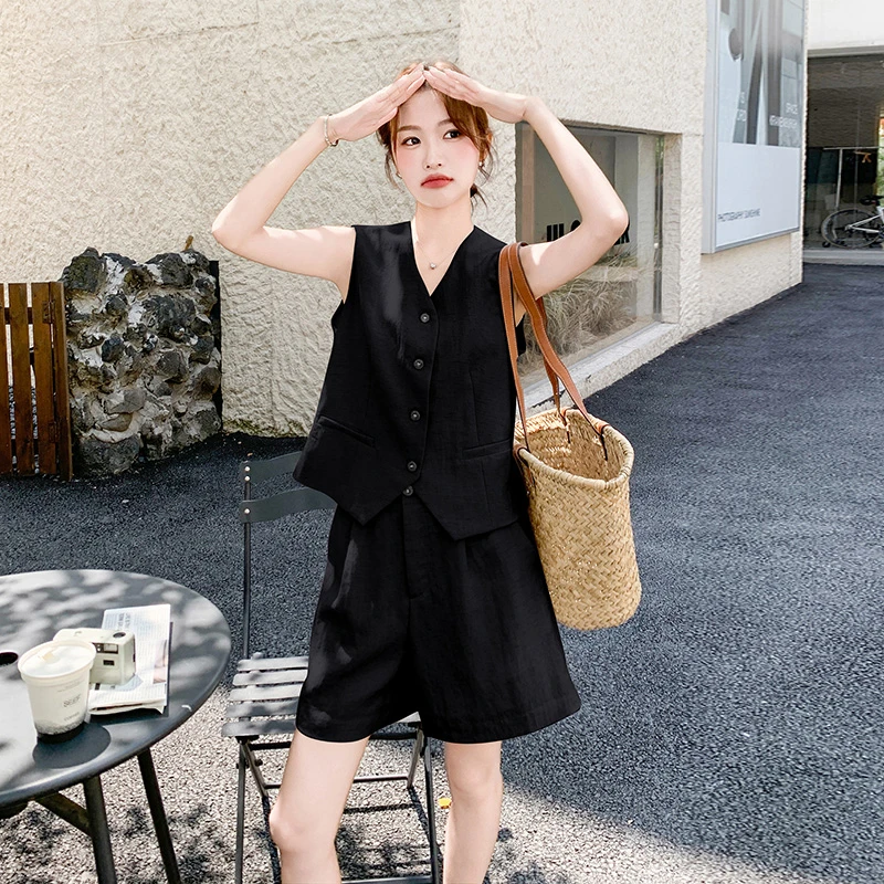 黑色高级感老钱风亚麻马甲短裤套装女2025夏季大方得体穿搭一整套