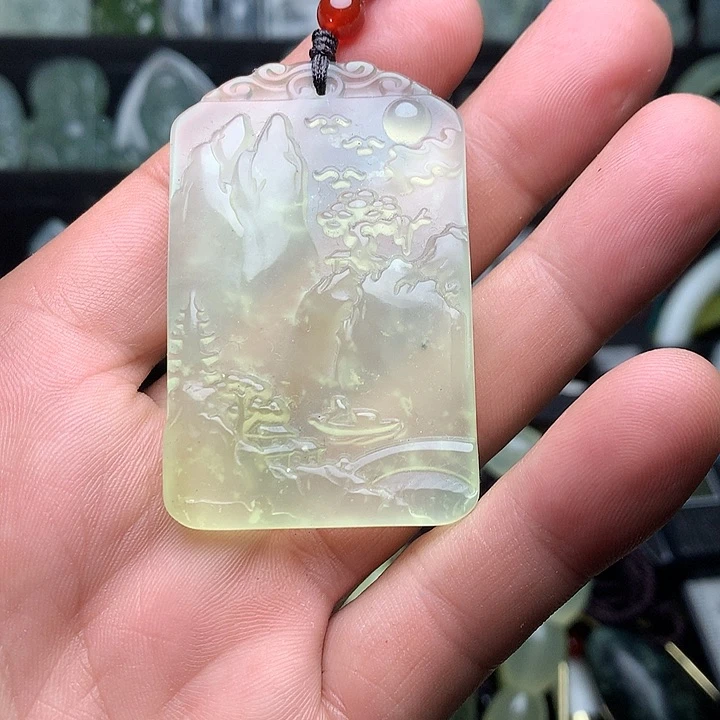 蛇纹石玉未镶嵌山水牌