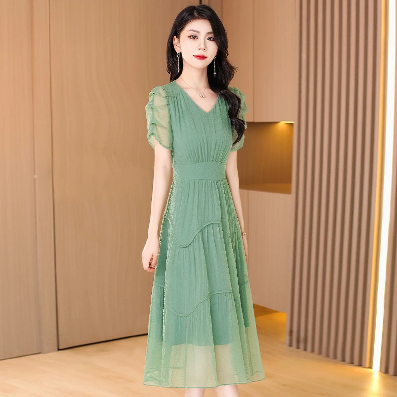 2025年女装新款减龄妈妈连衣裙女夏2025新款高档时尚洋气爆妈妈装