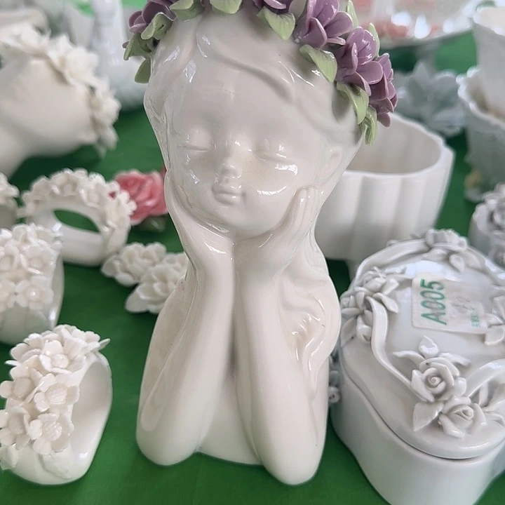 紫色头花立体托腮人物花瓶