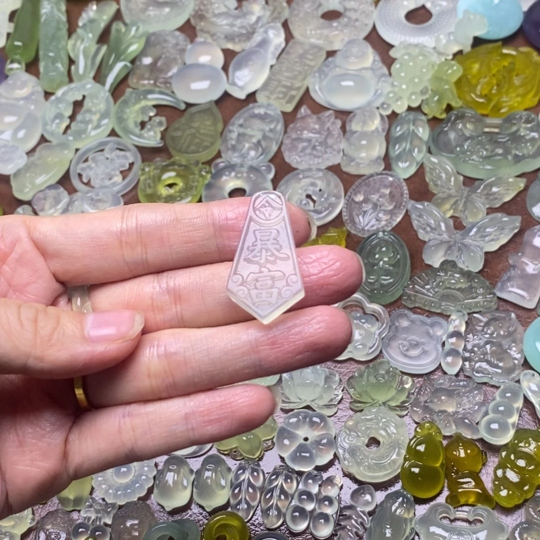 蛇纹石玉合金项链