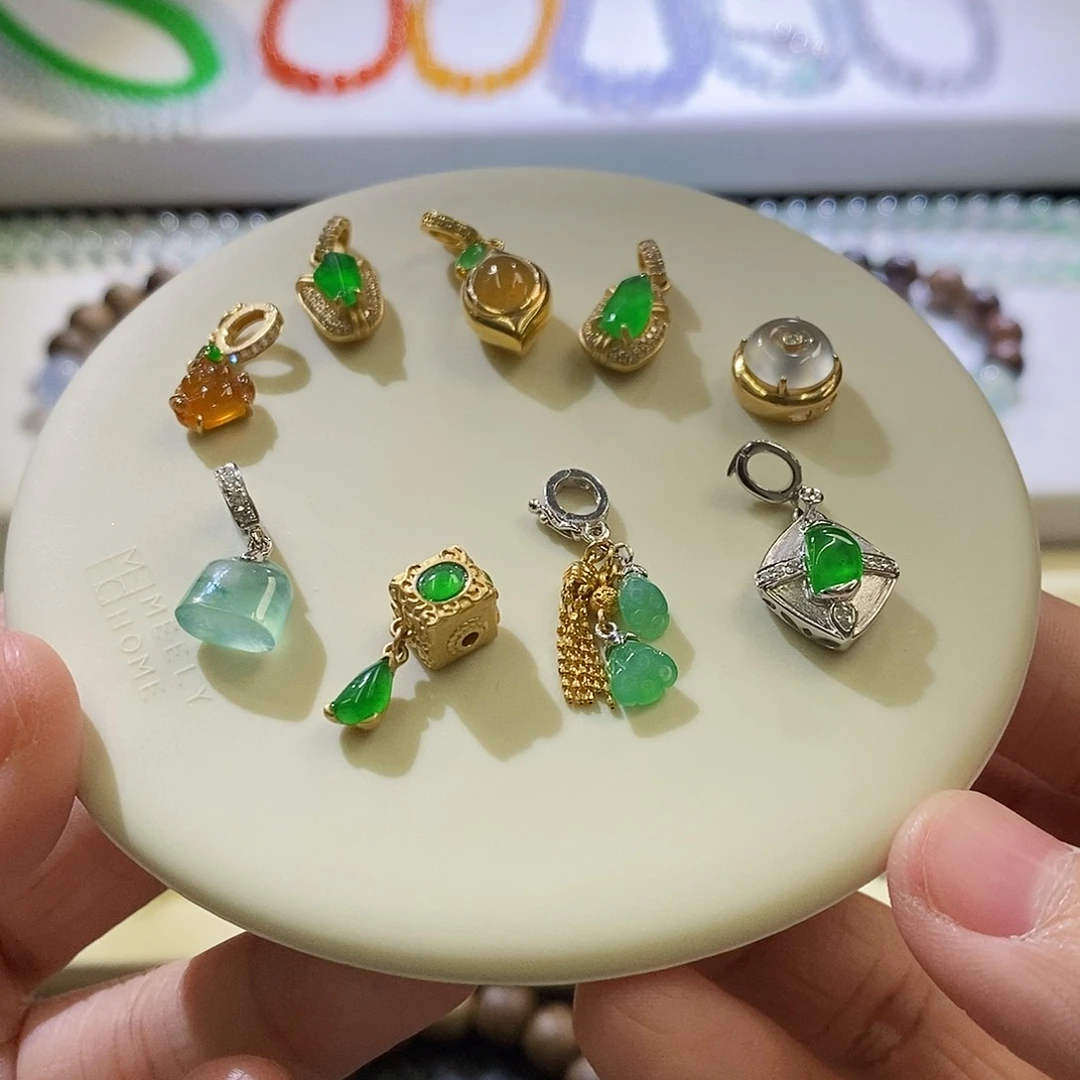 未镶嵌摆件翡翠价格不同 多样性发其一