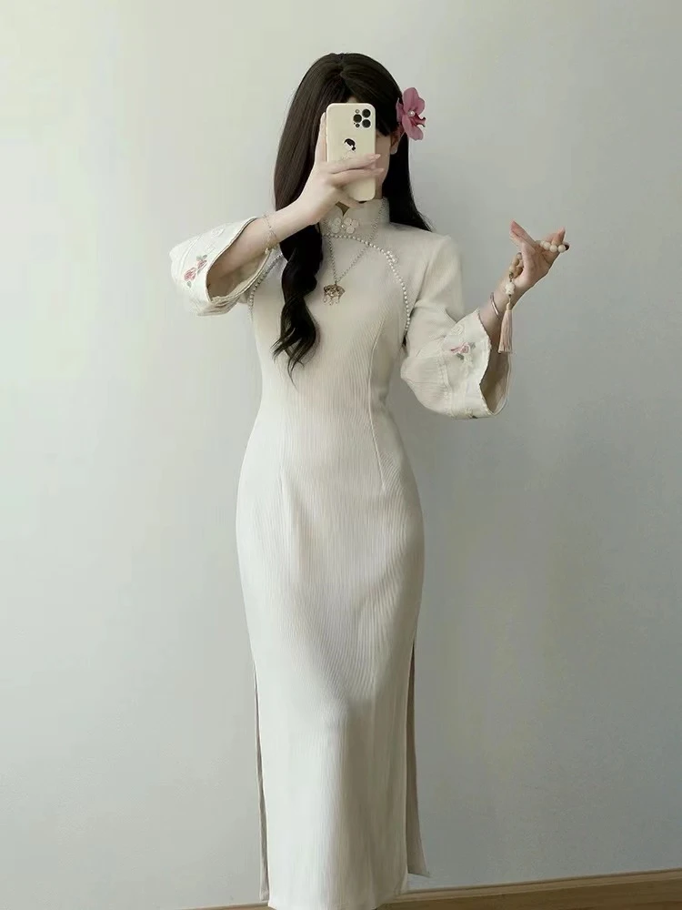 904-【白月光】钉珠美玲经 到大袖 年轻 旗袍 【没有配饰】