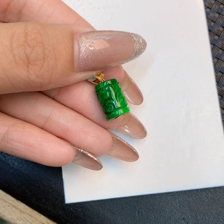 颈饰18K金镶嵌翡翠F****L天然翡翠